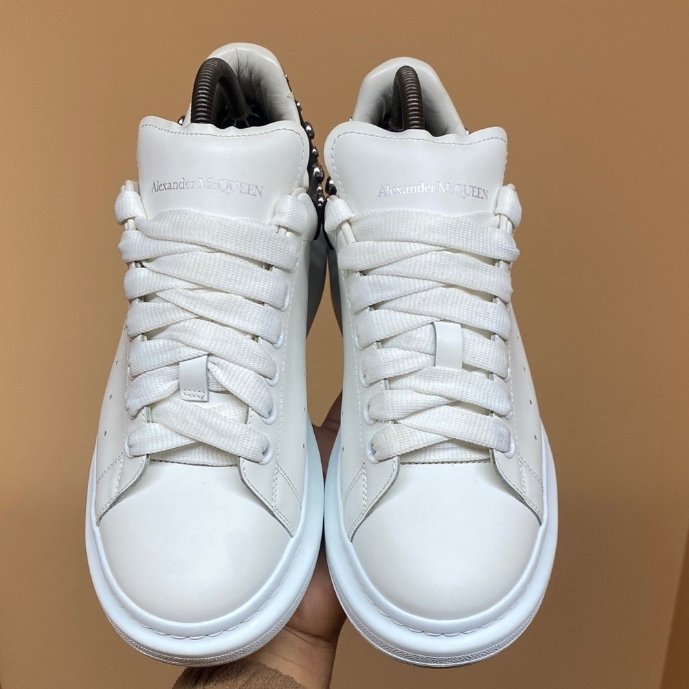 Alexander McQueen Oversized Sneakers “White Studd” EU 40 Women’s Size 10 - Picture 12 of 17